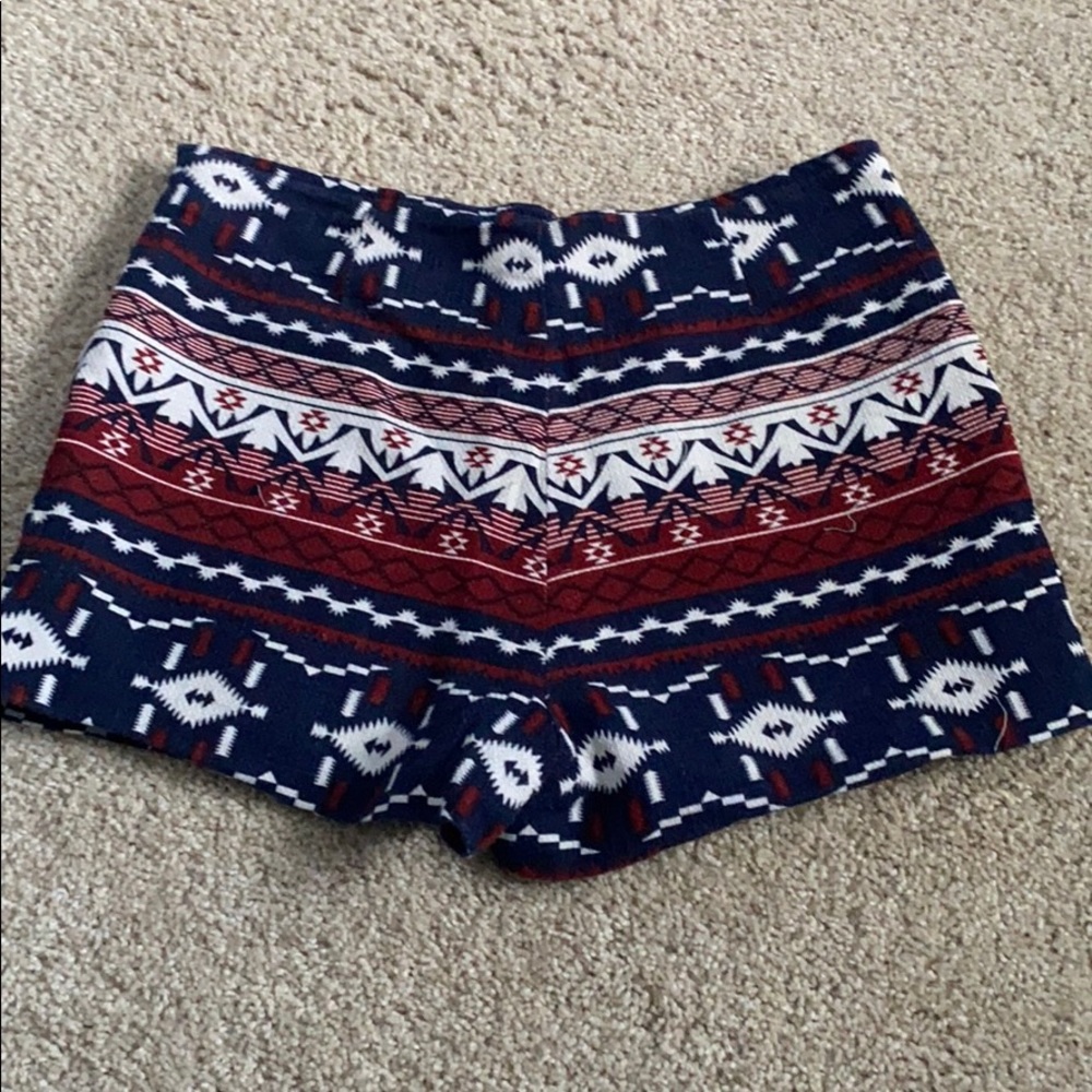 Shorts - Picture 3 of 7